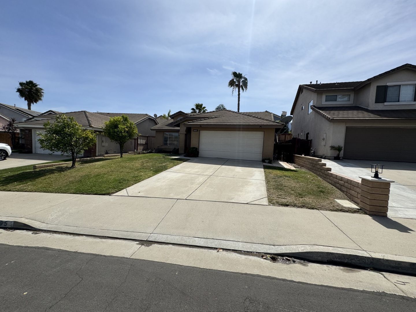 3 bed 2 bath Single story house in South Corona for lease property image