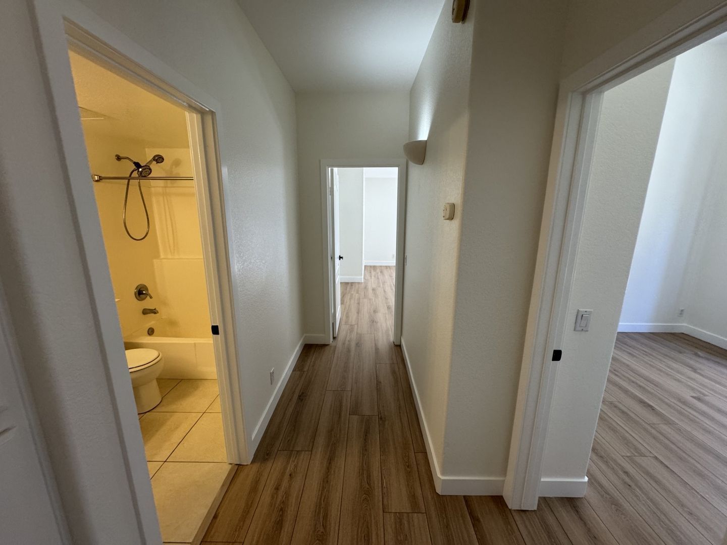 3 bed 2 bath Single story house in South Corona for lease property image