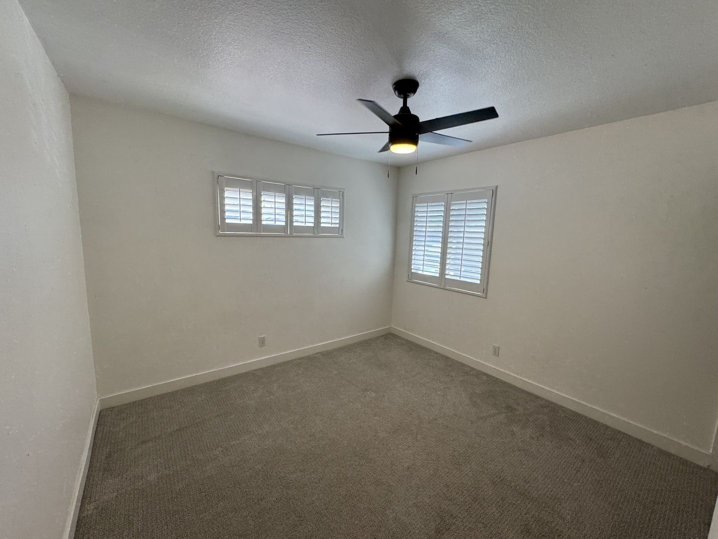 Beautiful 3 bed 2.5 bath Corona home in gated community for lease property image