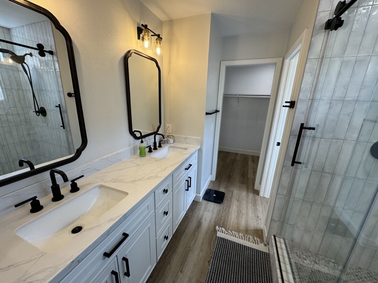 Beautiful 3 bed 2.5 bath Corona home in gated community for lease property image