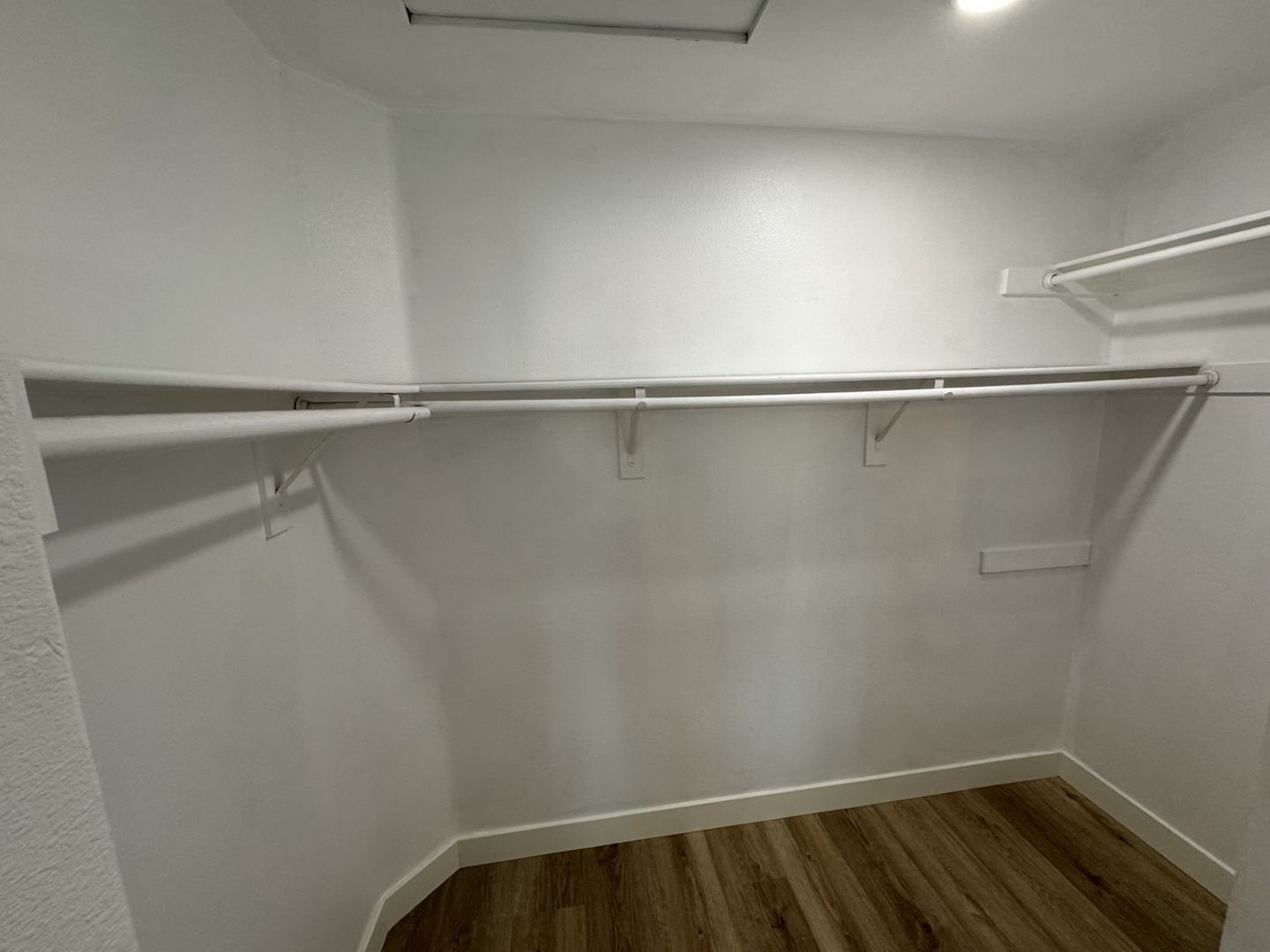 Beautiful 3 bed 2.5 bath Corona home in gated community for lease property image