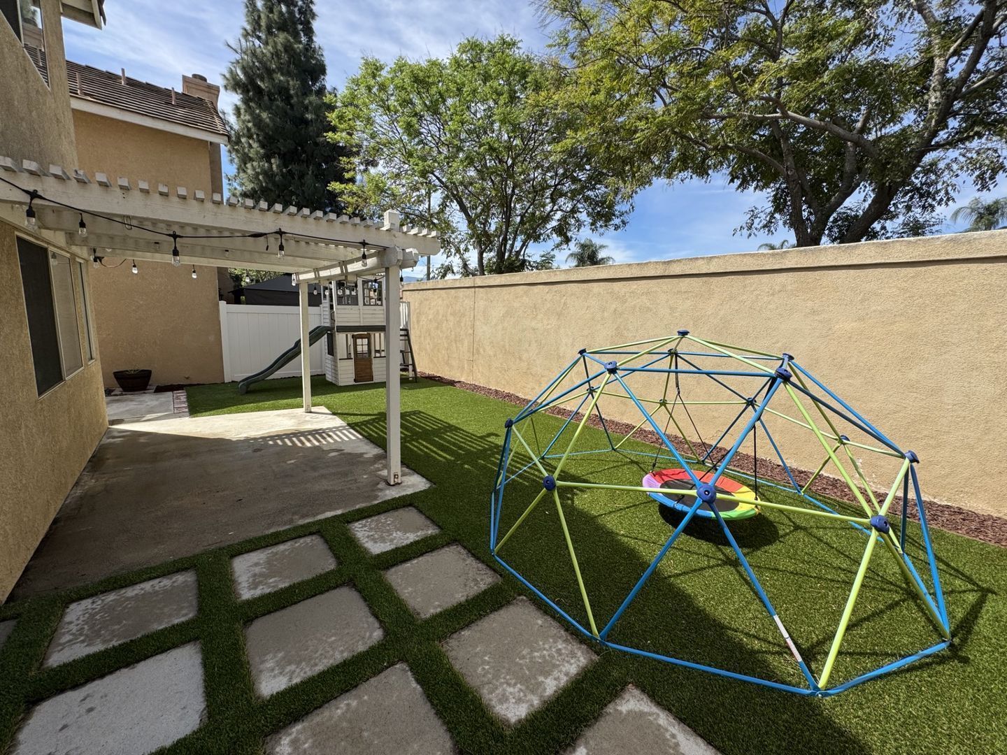 Beautiful 3 bed 2.5 bath Corona home in gated community for lease property image