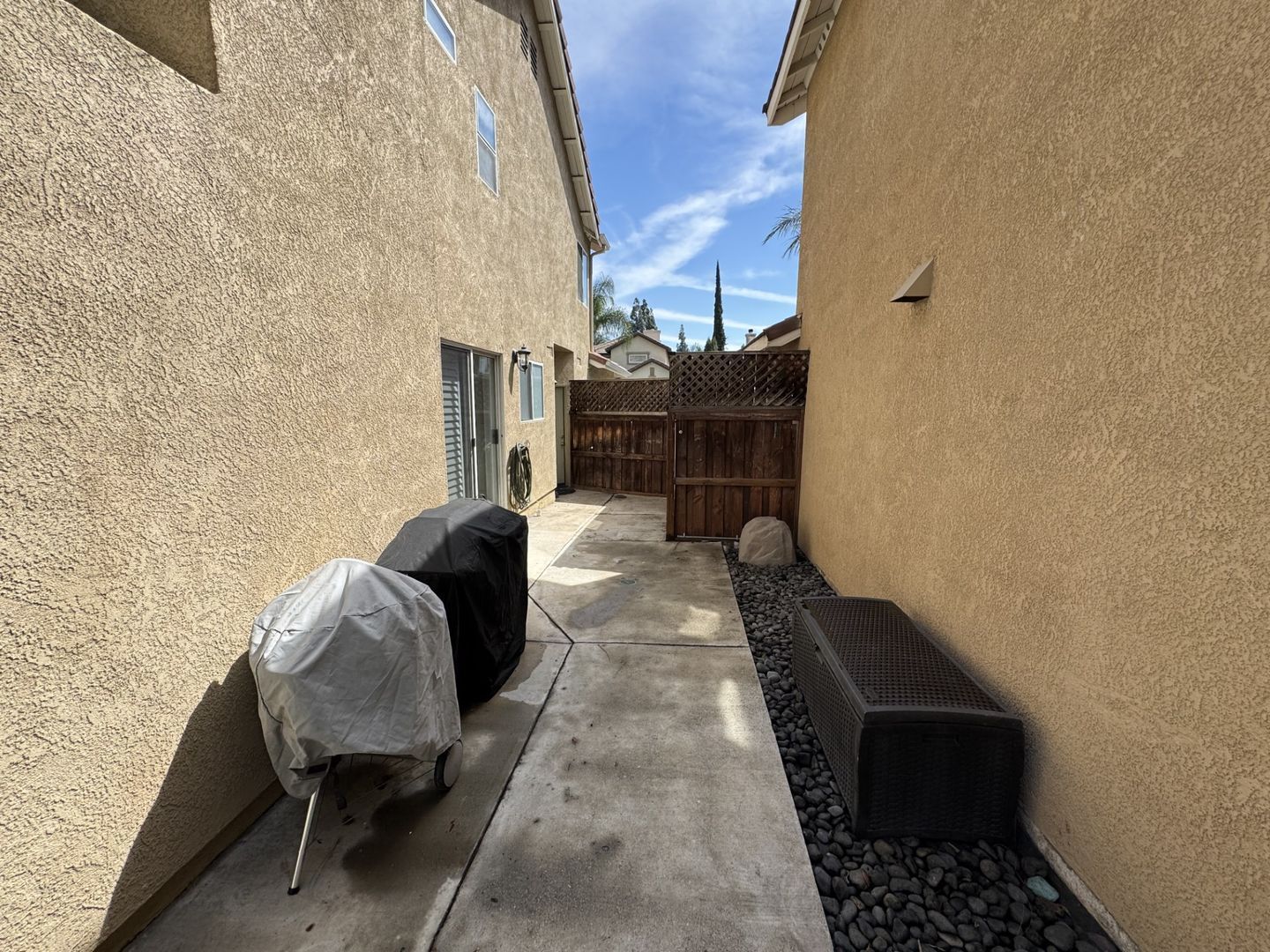 Beautiful 3 bed 2.5 bath Corona home in gated community for lease property image