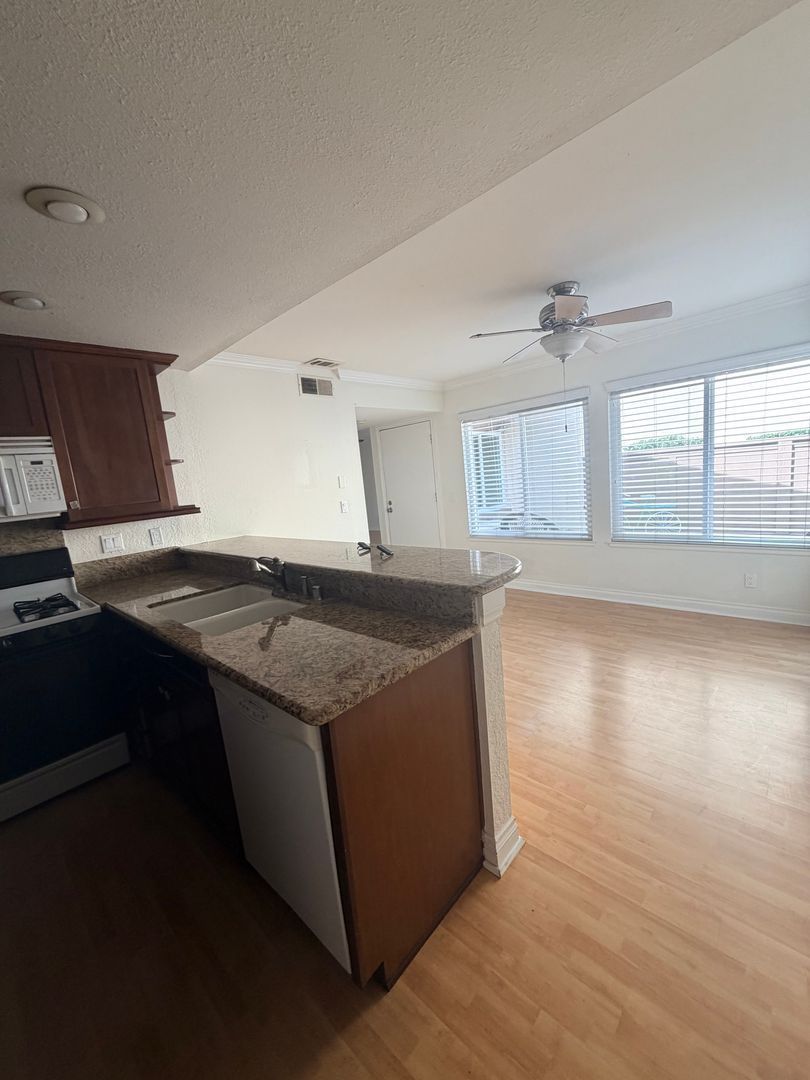 2 bed / 2 bath in Anaheim Hills! property image