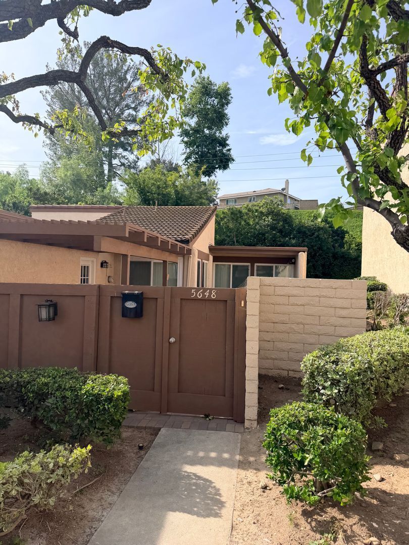 2 bed / 2 bath in Anaheim Hills! property image