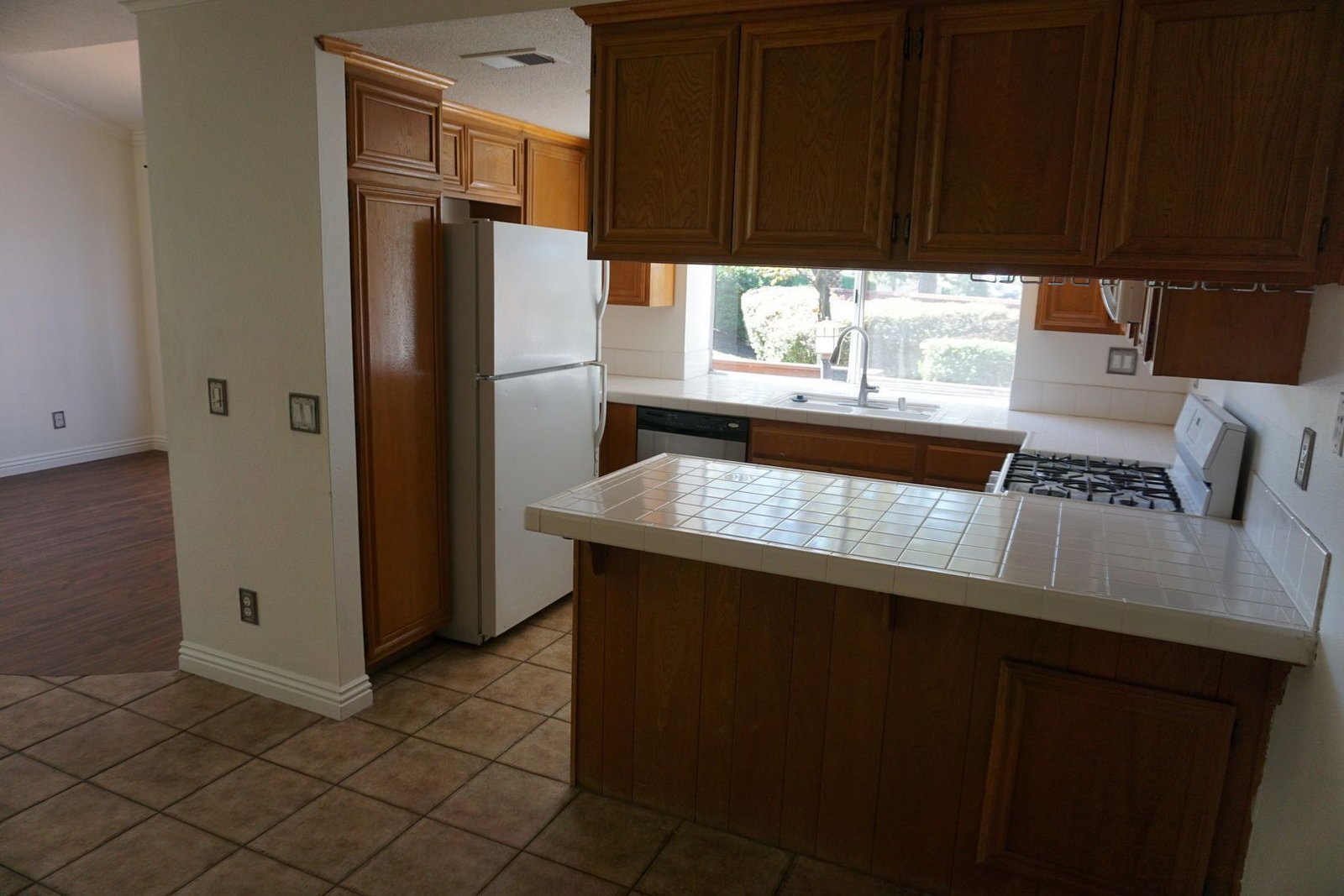 3 bed 2.5 bath Corona home with 2 car garage for Lease property image
