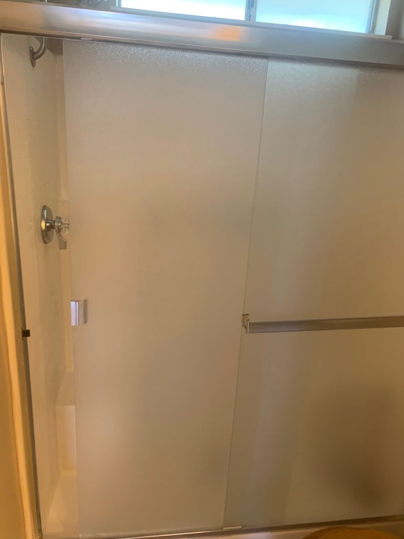 3 bed 2.5 bath Corona home with 2 car garage for Lease property image