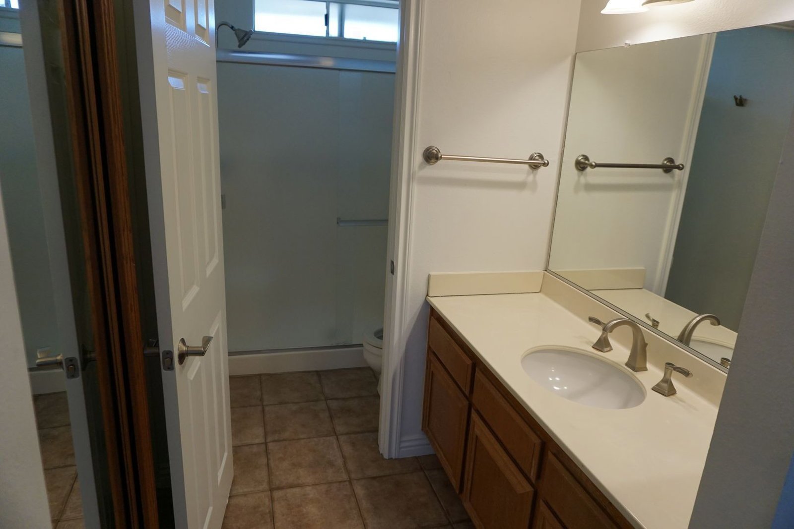 3 bed 2.5 bath Corona home with 2 car garage for Lease property image