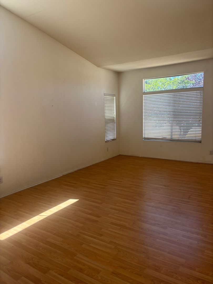 4-BedroomSpacious Home property image