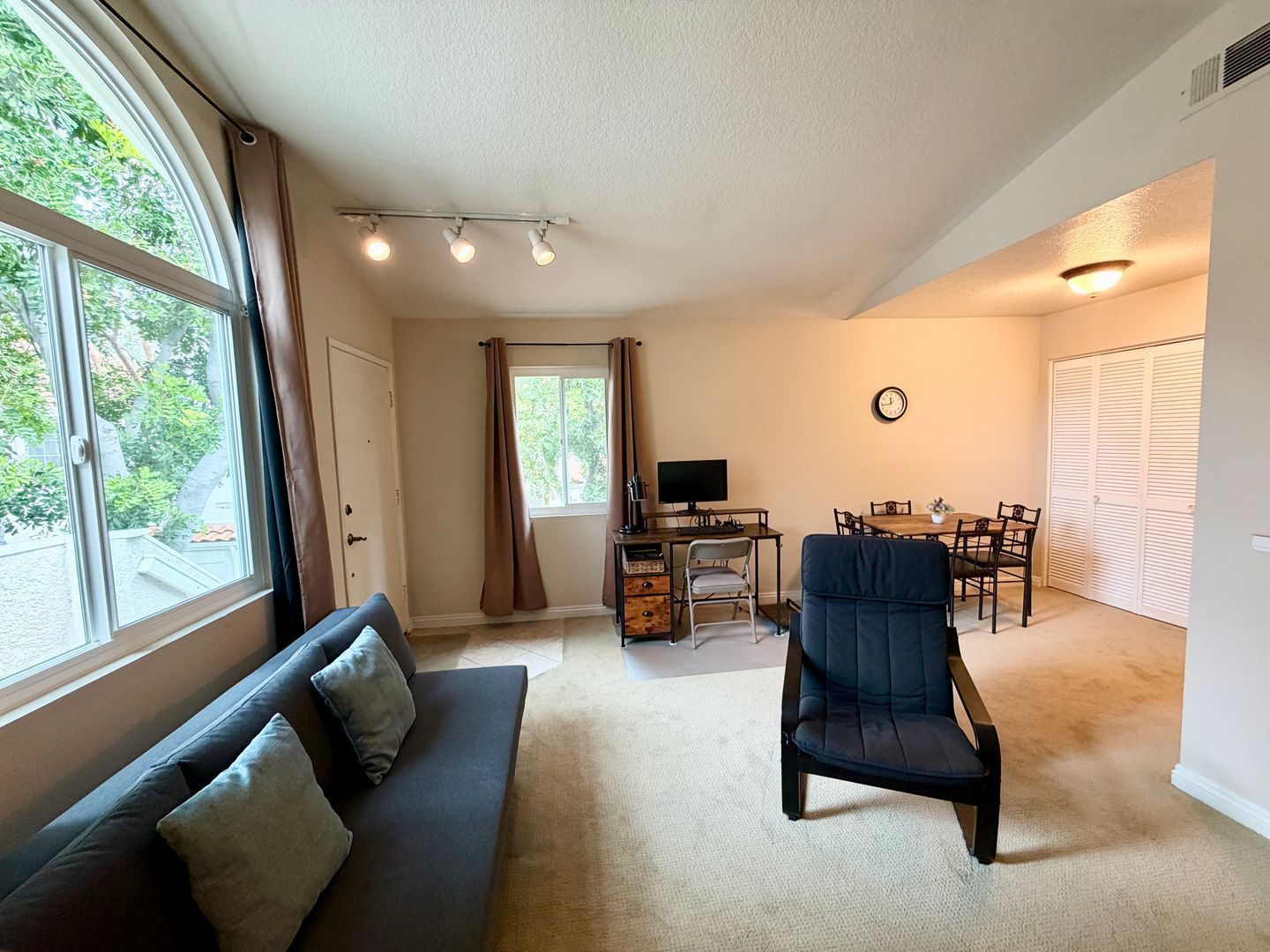Spacious 1 Bedroom 1 Bath property image