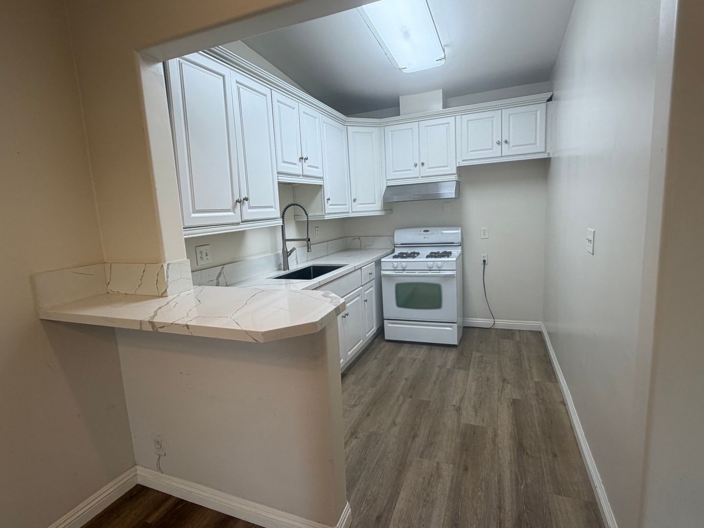 Upgraded upstairs 1 bed / 1 bath with Detached garage! property image