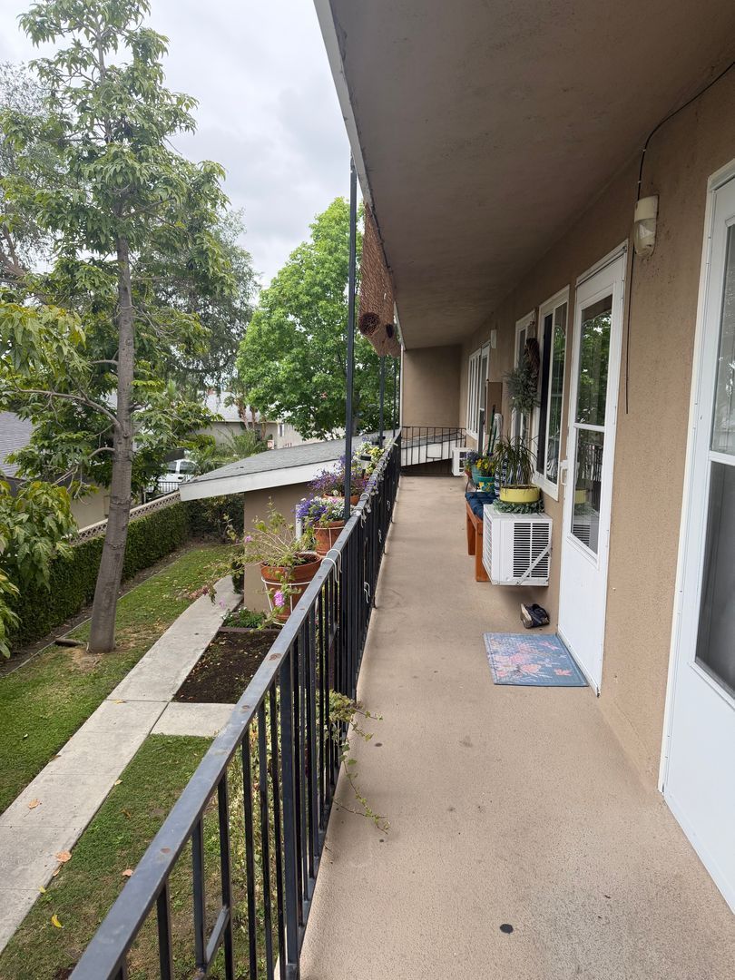 Upgraded upstairs 1 bed / 1 bath with Detached garage! property image