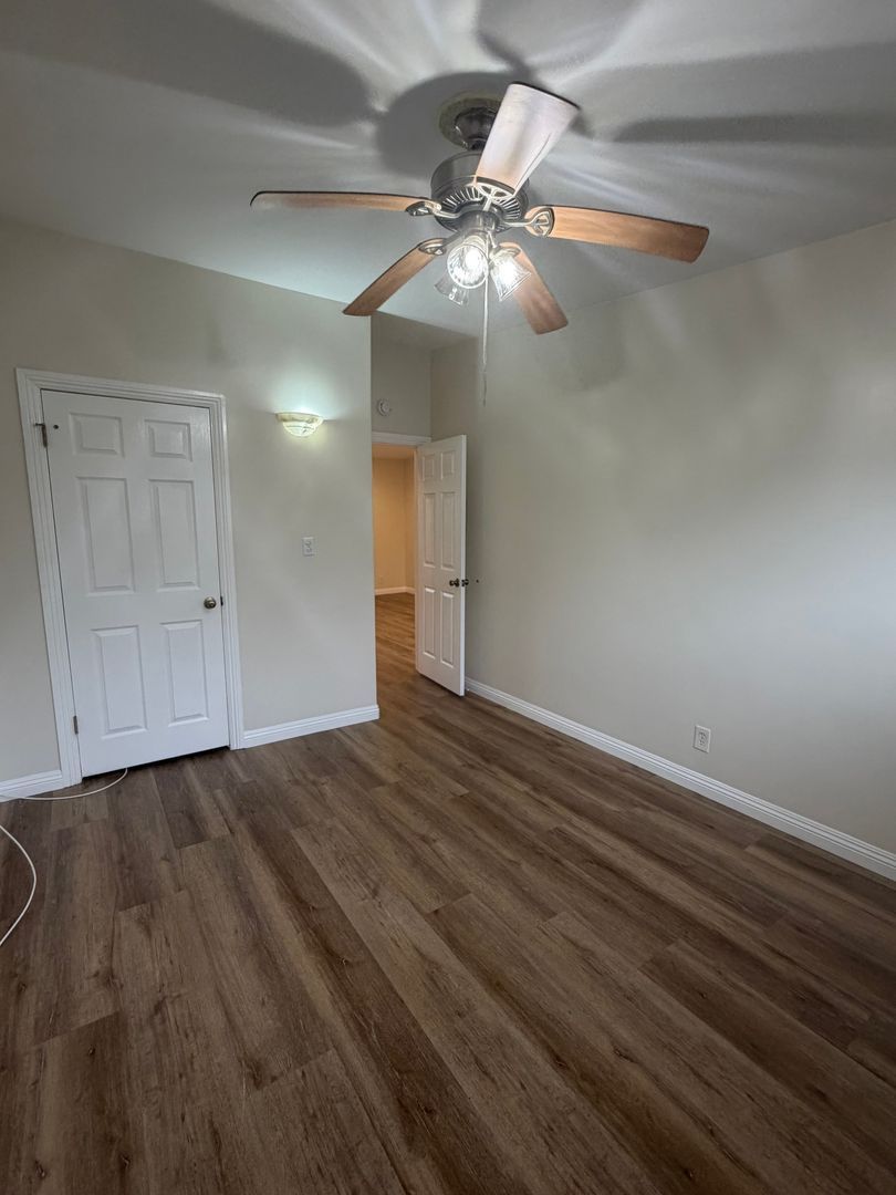 Upgraded upstairs 1 bed / 1 bath with Detached garage! property image