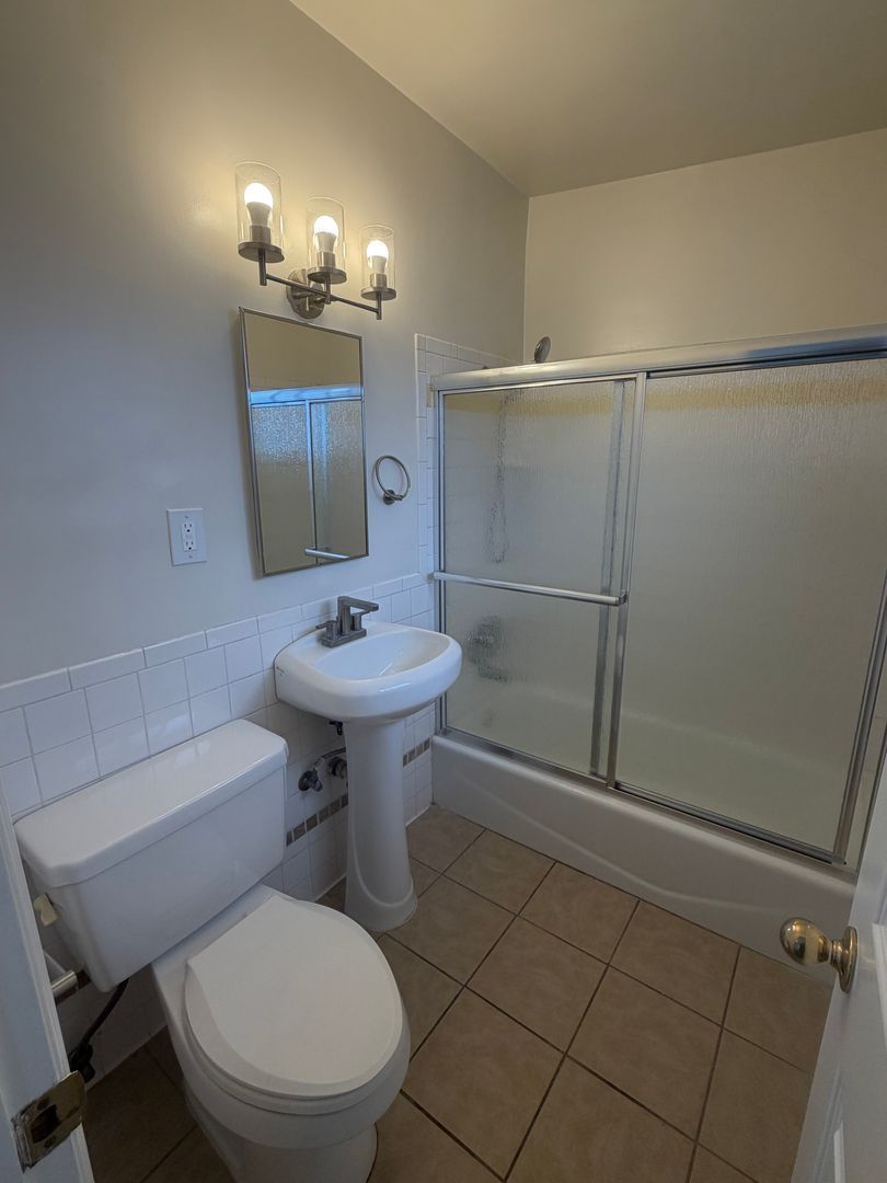 Upgraded upstairs 1 bed / 1 bath with Detached garage! property image
