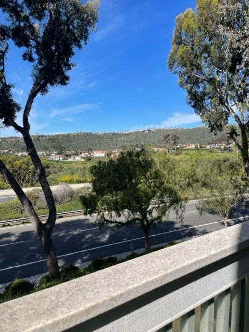 One bedroom condo available in the Windrift Community of Laguna Niguel property image