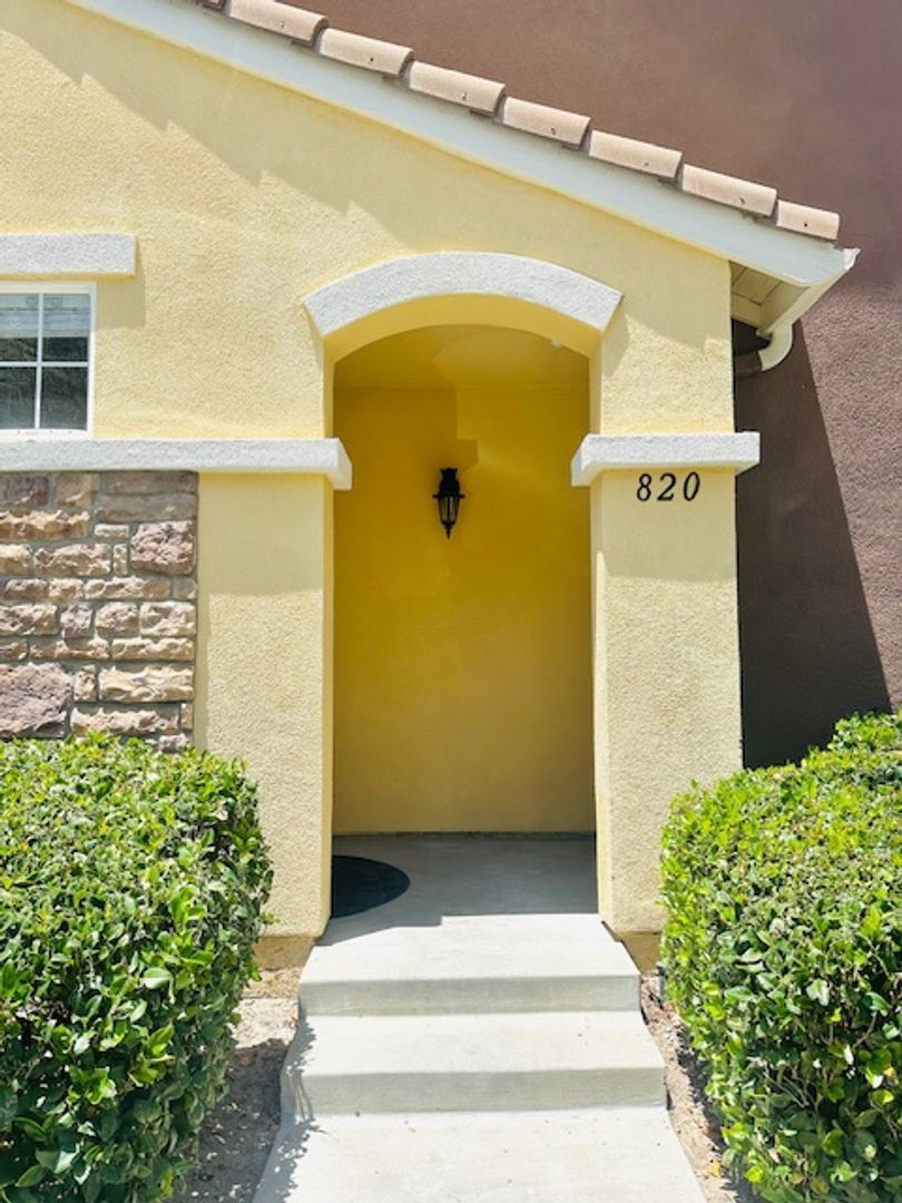 2 Beds 1 Bath Property in Irvine property image