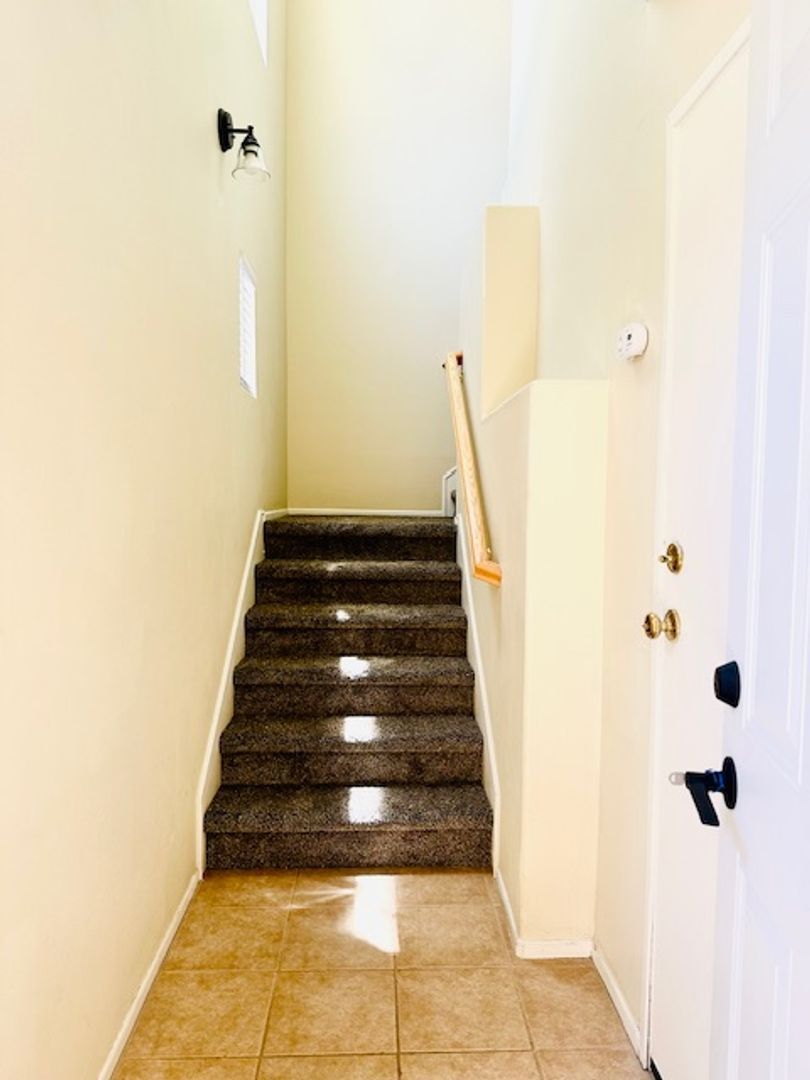 2 Beds 1 Bath Property in Irvine property image