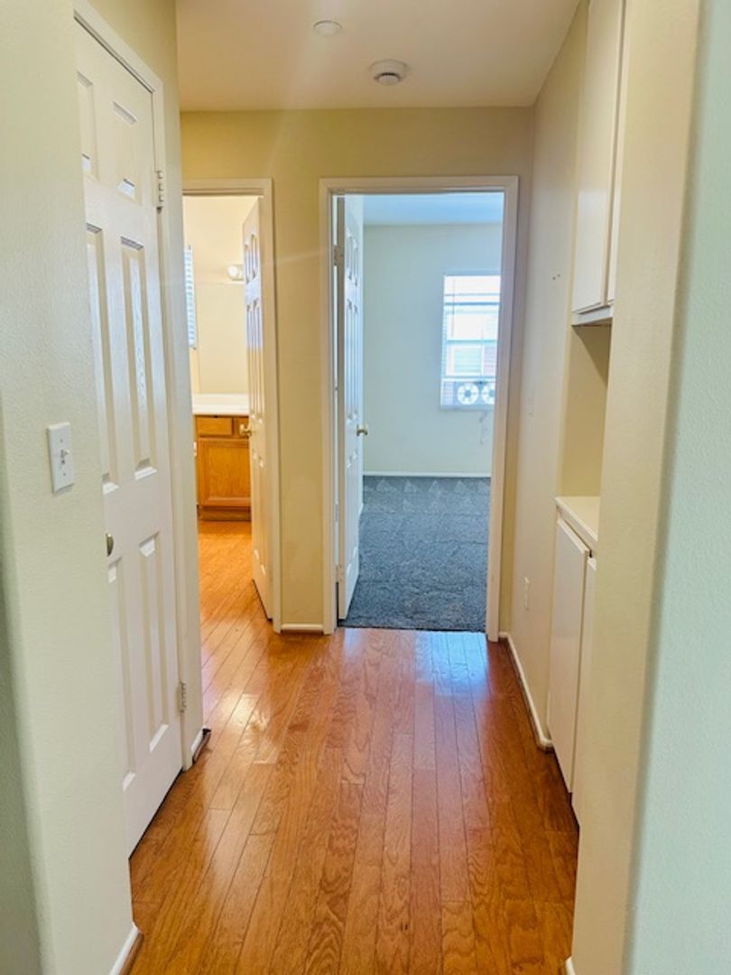 2 Beds 1 Bath Property in Irvine property image