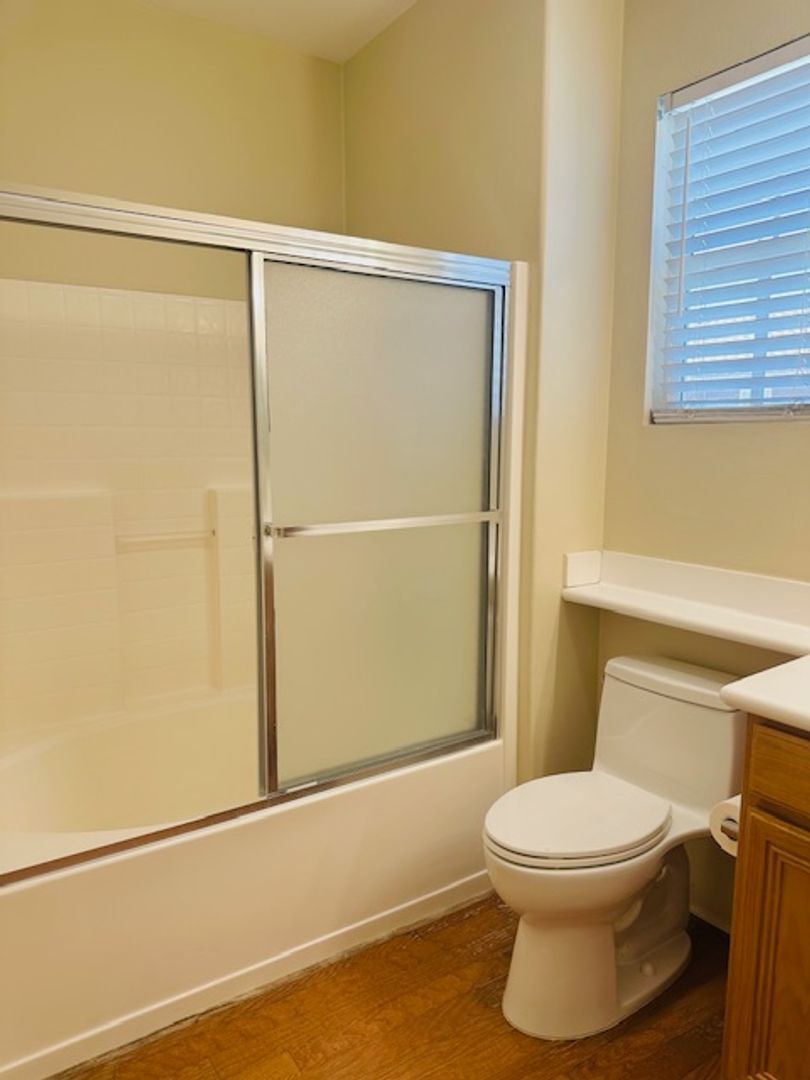 2 Beds 1 Bath Property in Irvine property image