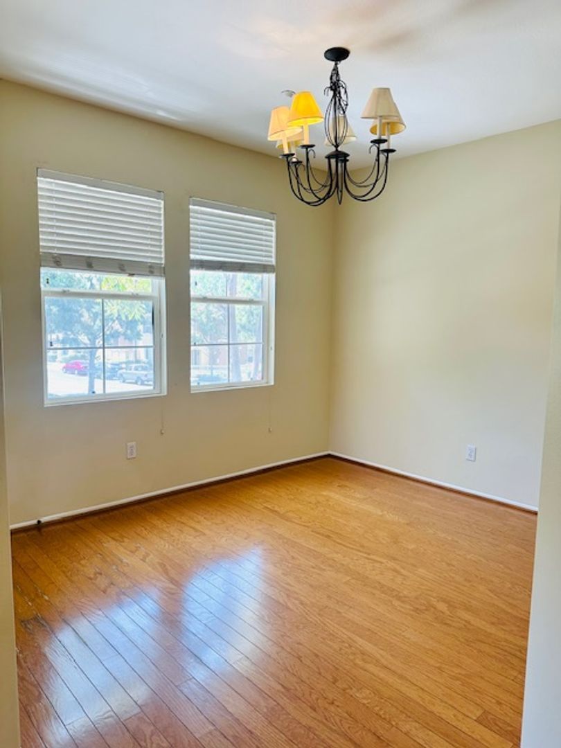 2 Beds 1 Bath Property in Irvine property image