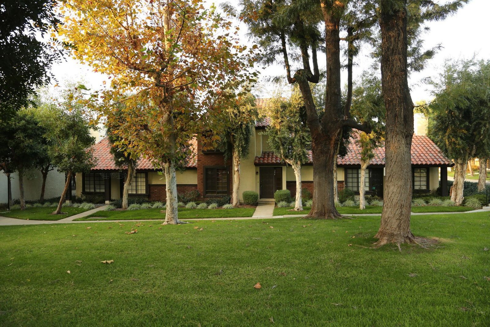 San Dimas Townhouse in Park-Like Setting property image
