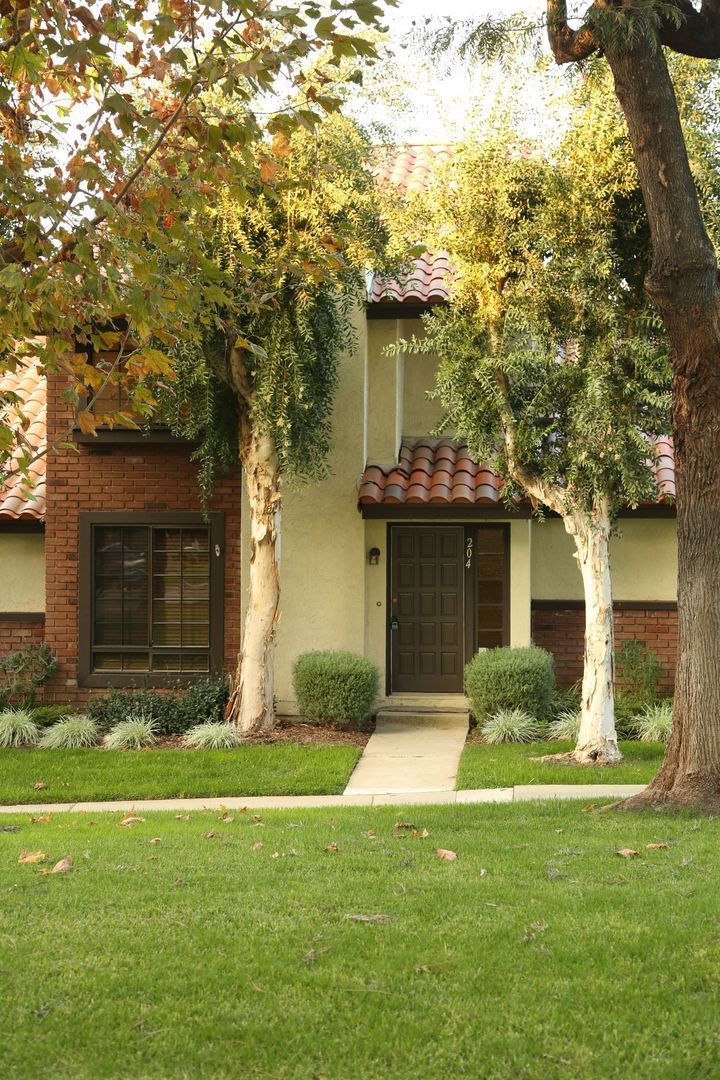 San Dimas Townhouse in Park-Like Setting property image
