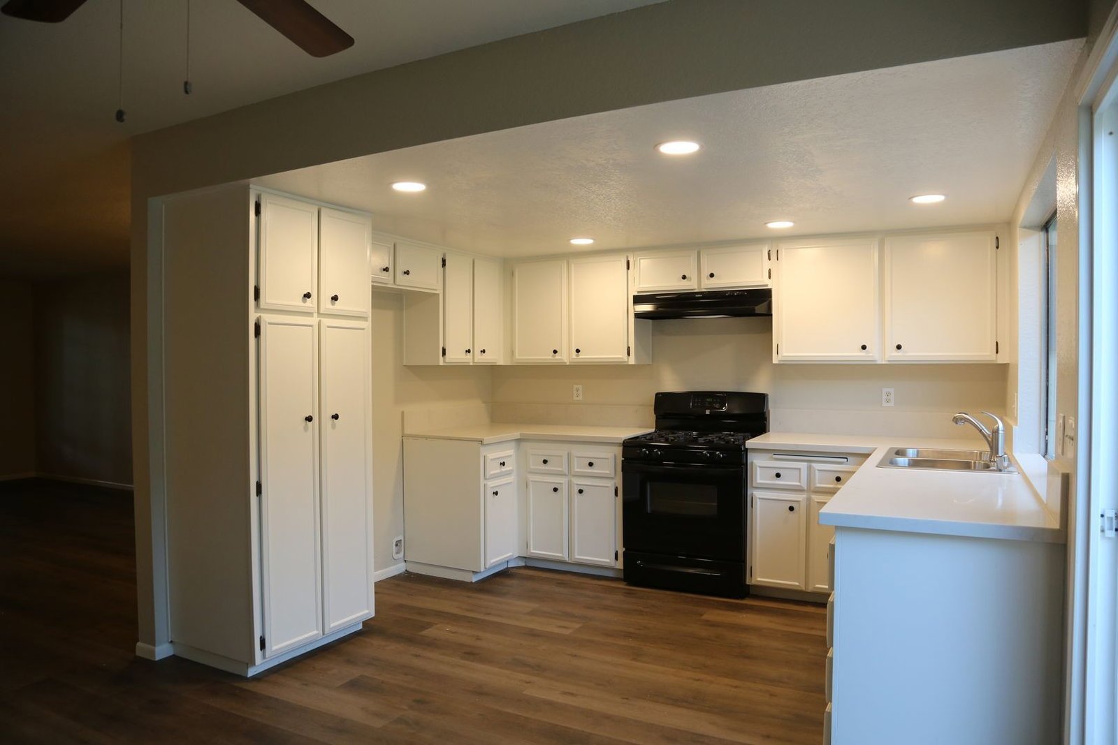 San Dimas Townhouse in Park-Like Setting property image