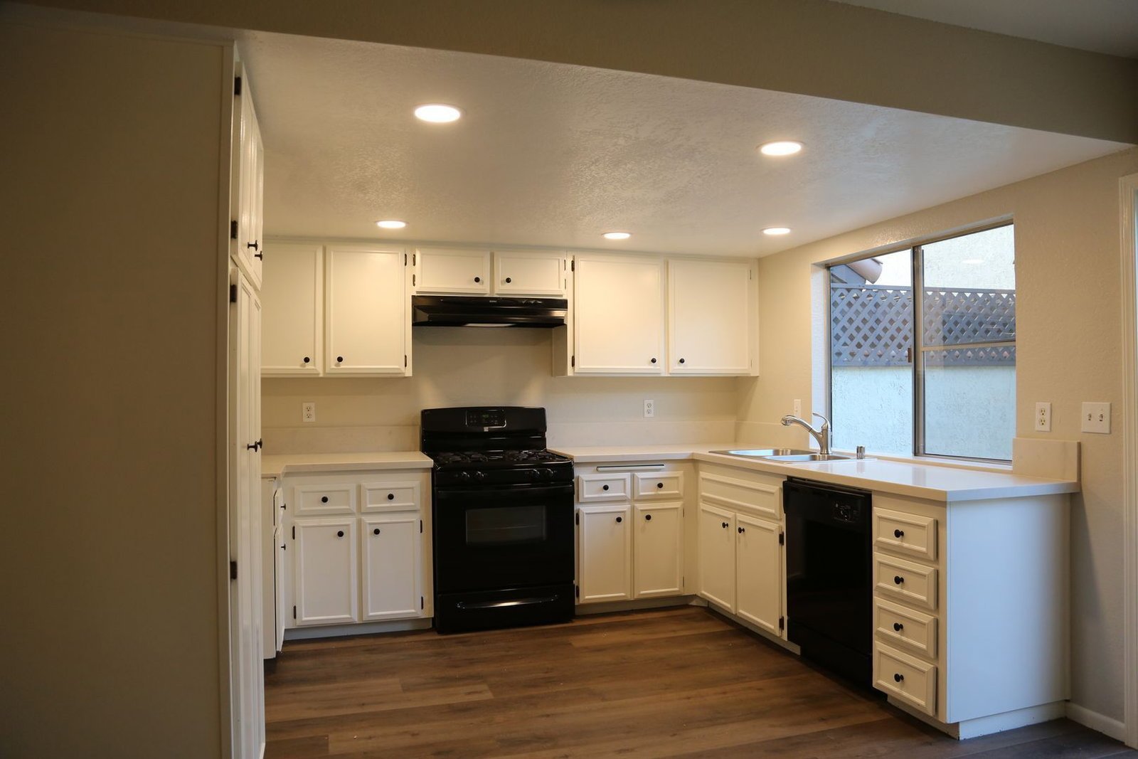 San Dimas Townhouse in Park-Like Setting property image