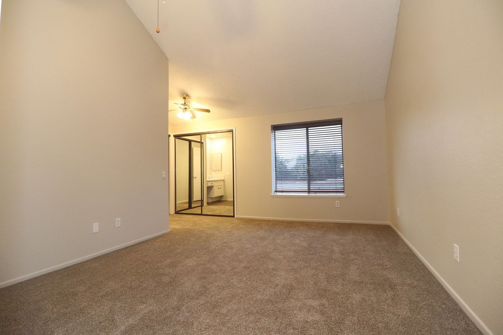 San Dimas Townhouse in Park-Like Setting property image