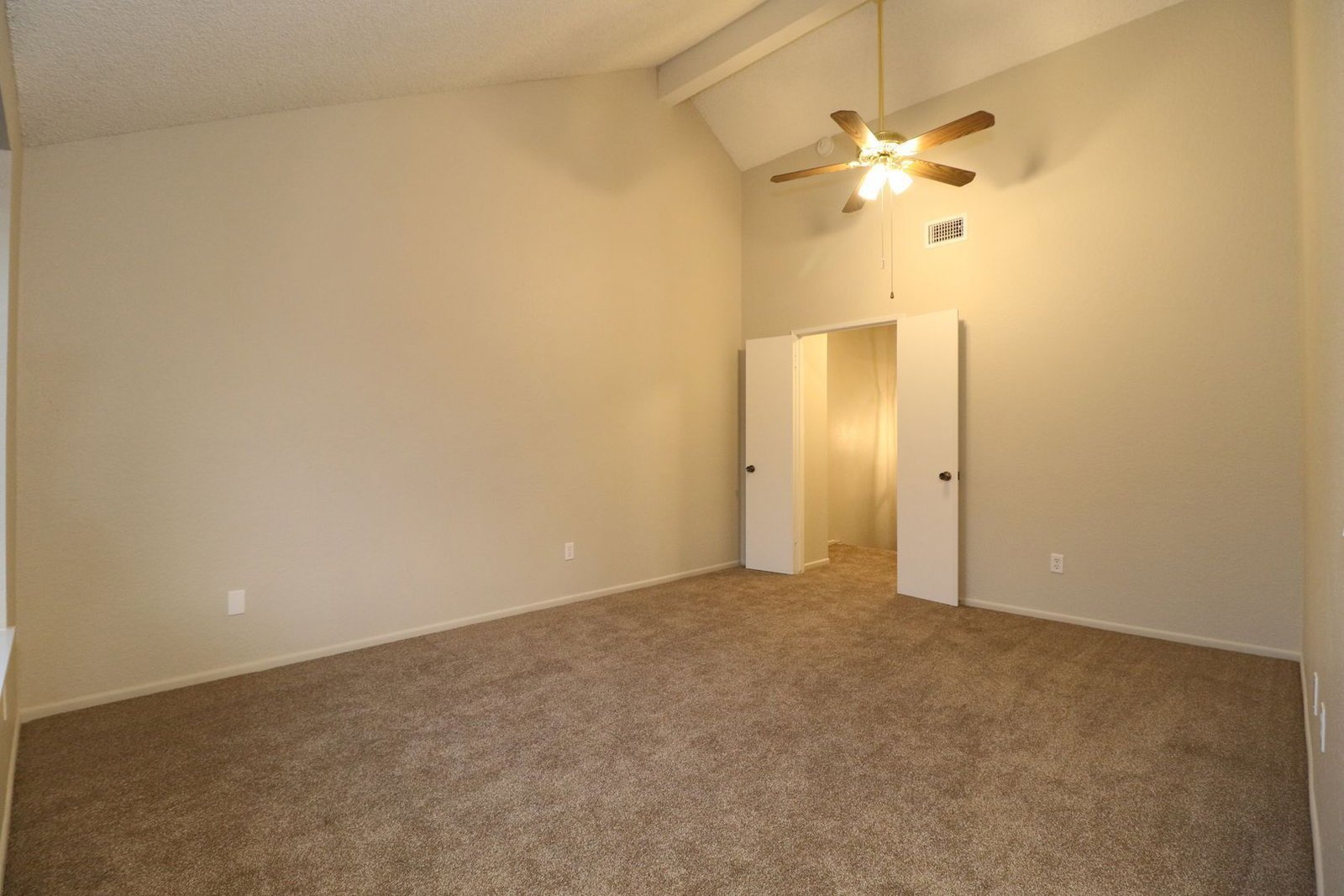 San Dimas Townhouse in Park-Like Setting property image