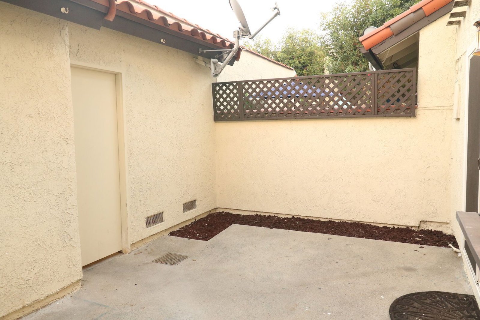 San Dimas Townhouse in Park-Like Setting property image