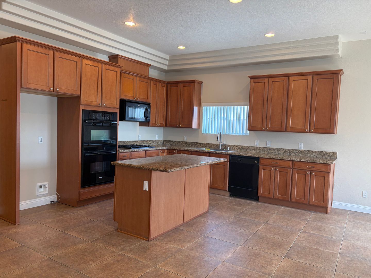 Large Single Story Cul de Sac Home AVAILABLE! property image