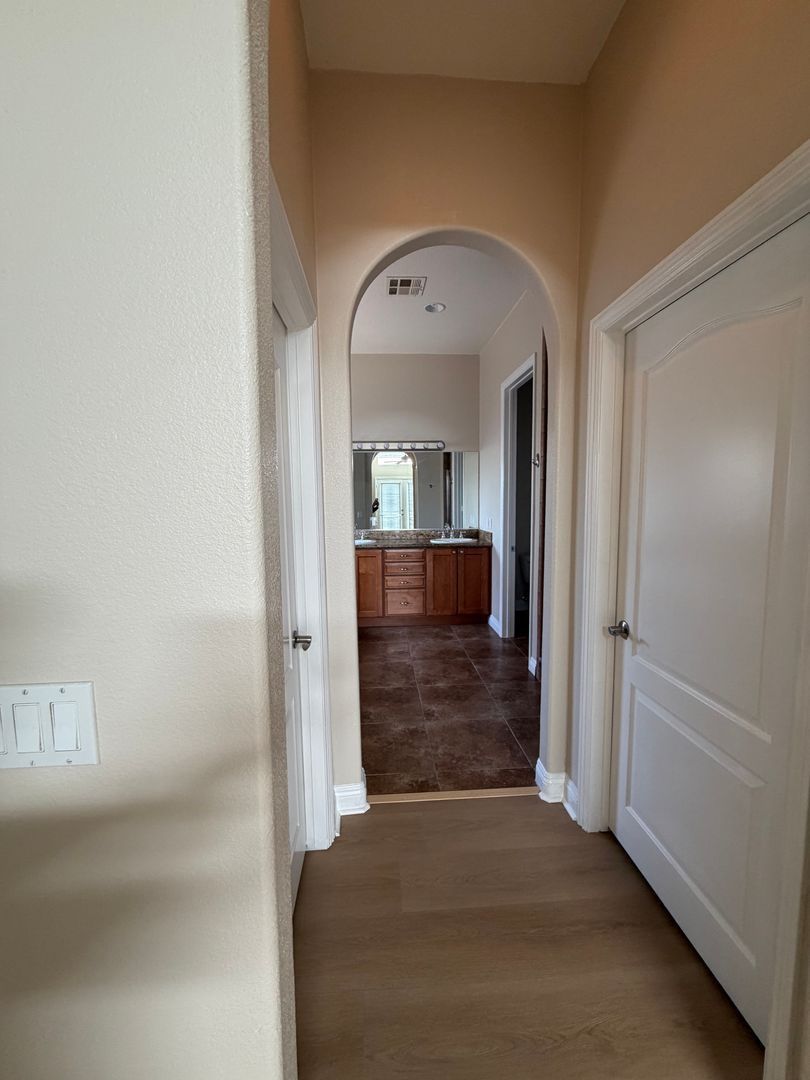 Large Single Story Cul de Sac Home AVAILABLE! property image