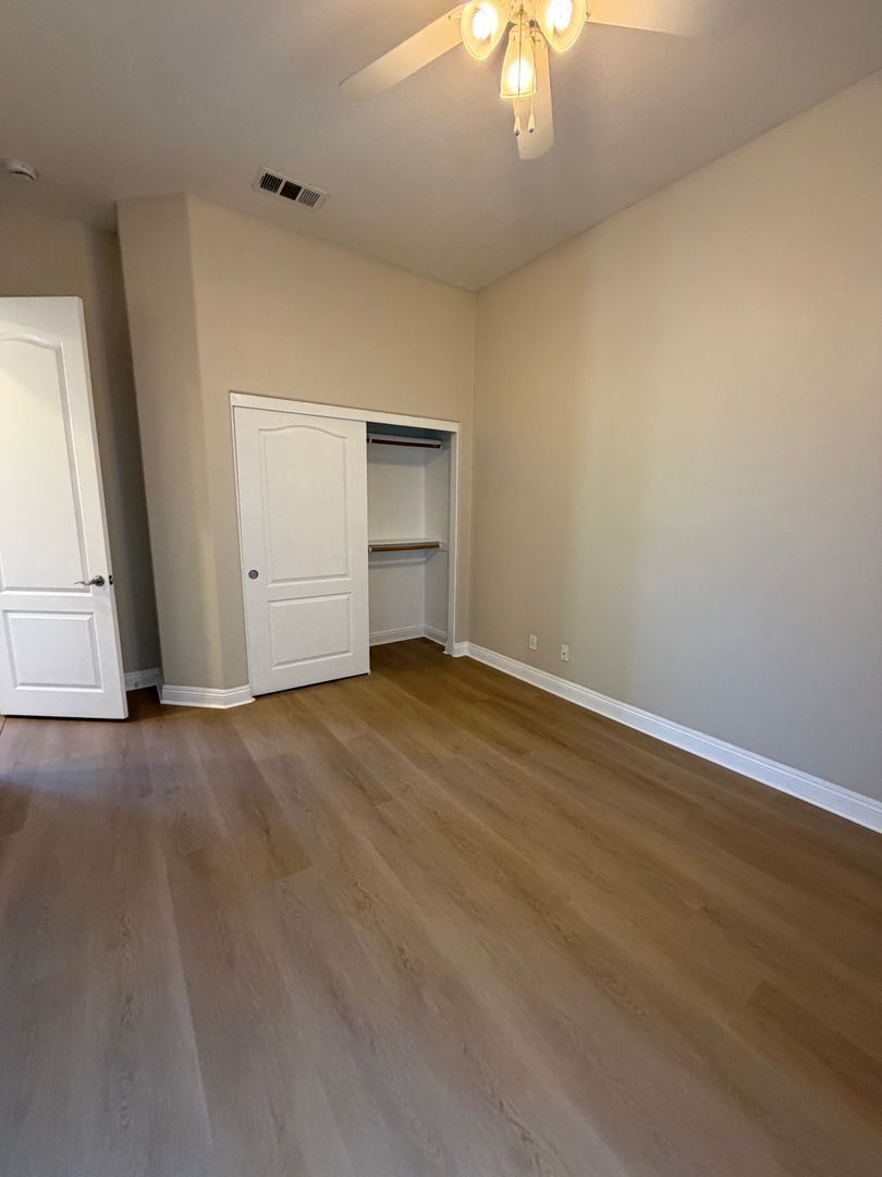 Large Single Story Cul de Sac Home AVAILABLE! property image