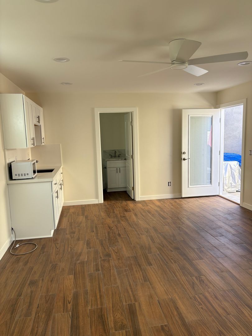 Upgraded STUDIO Near Oceanside Beach Available!!! property image