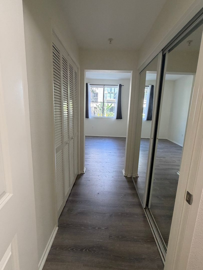 2 bed 2 bath Condo - great location property image