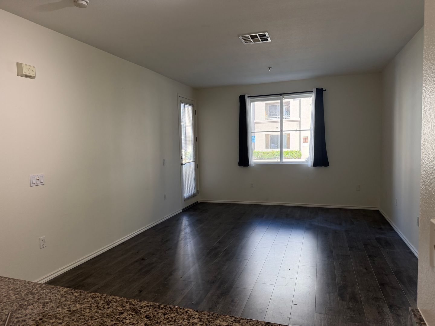 2 bed 2 bath Condo - great location property image