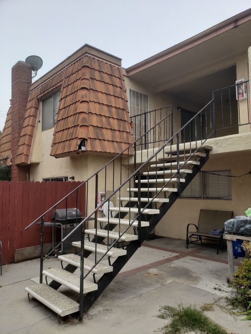 2bd / 1 ba available today in Huntington Beach! property image