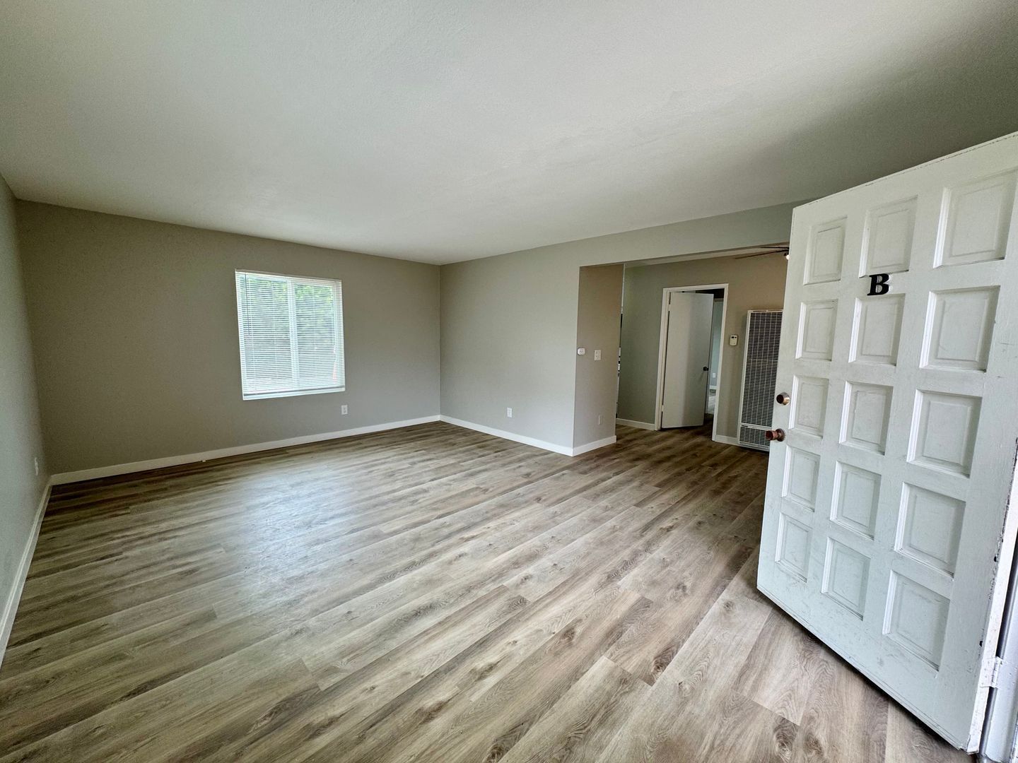 2bd / 1 ba available today in Huntington Beach! property image