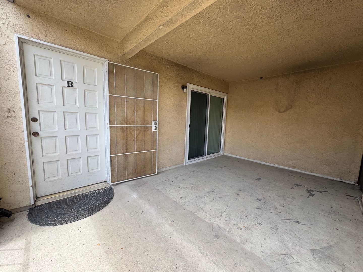 2bd / 1 ba available today in Huntington Beach! property image