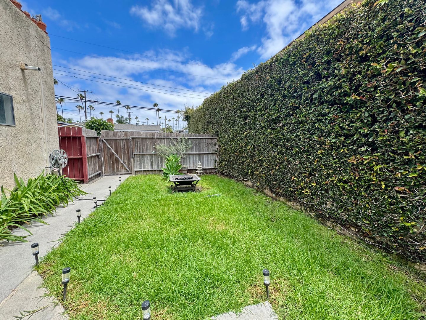 2bd / 1 ba available today in Huntington Beach! property image