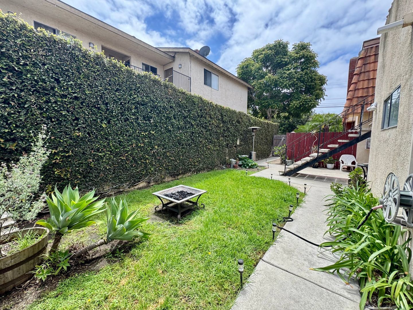 2bd / 1 ba available today in Huntington Beach! property image