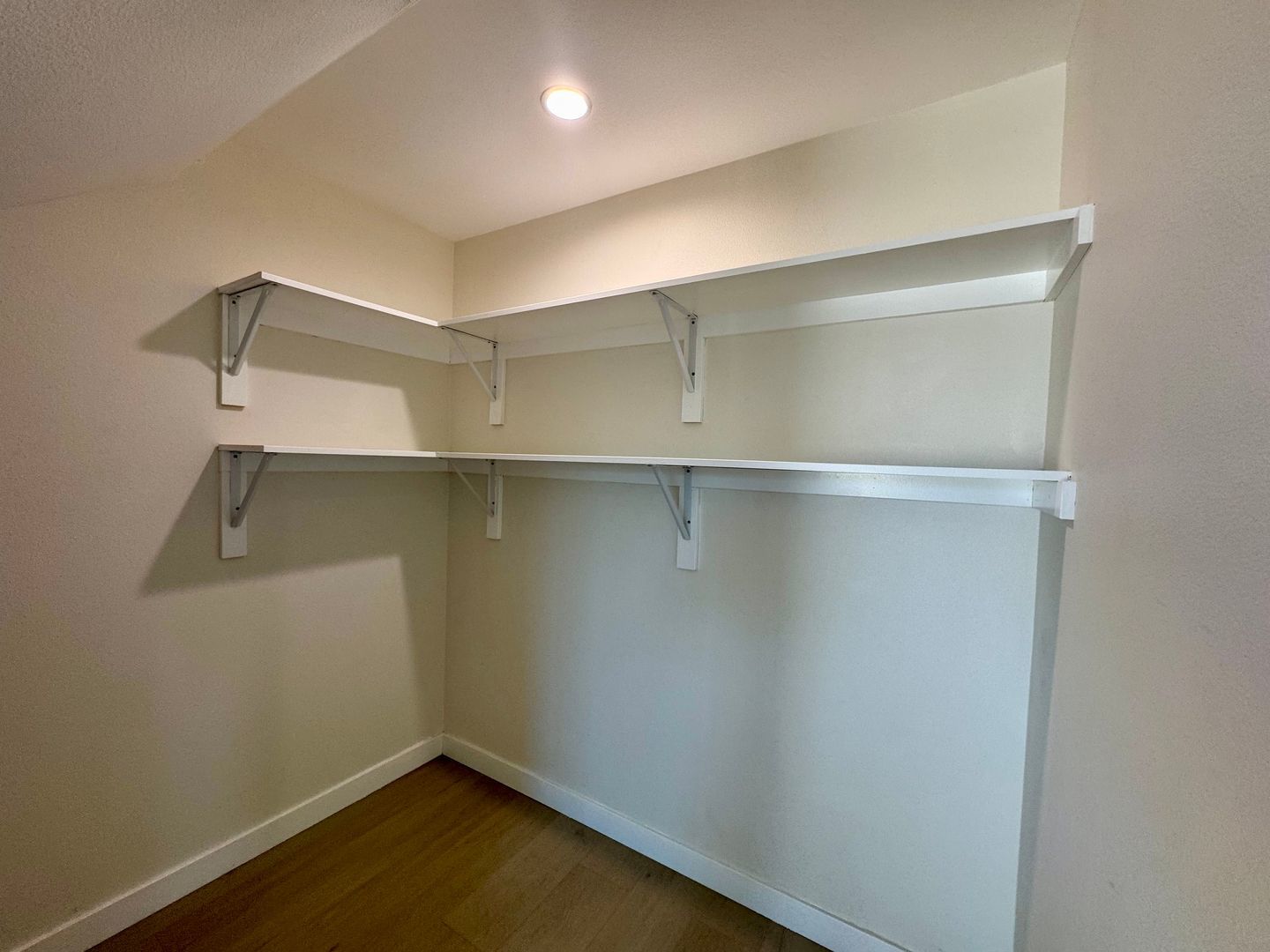 Brand new 2 bedroom 2 Bath unit in DeForest, North Long Beach property image