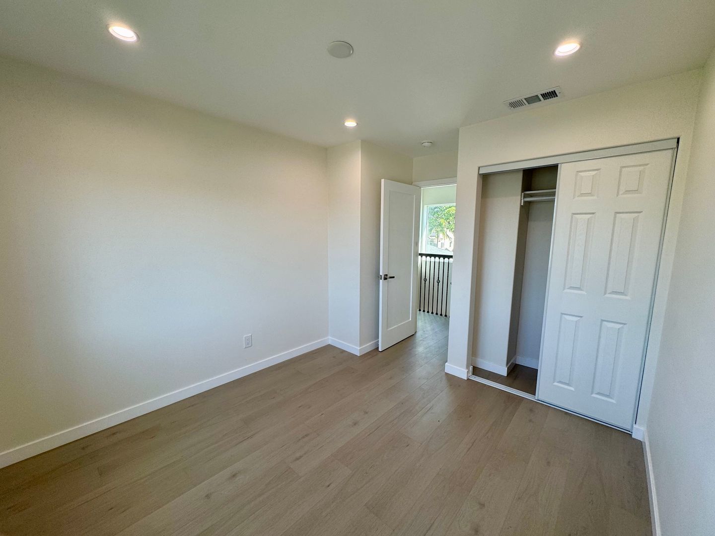 Brand new 2 bedroom 2 Bath unit in DeForest, North Long Beach property image