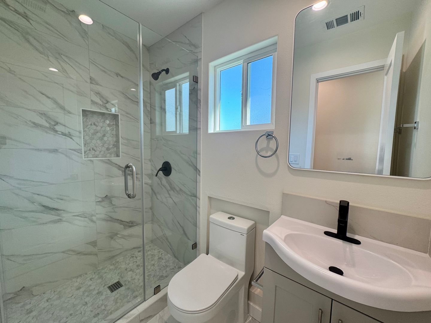 Brand new 2 bedroom 2 Bath unit in DeForest, North Long Beach property image