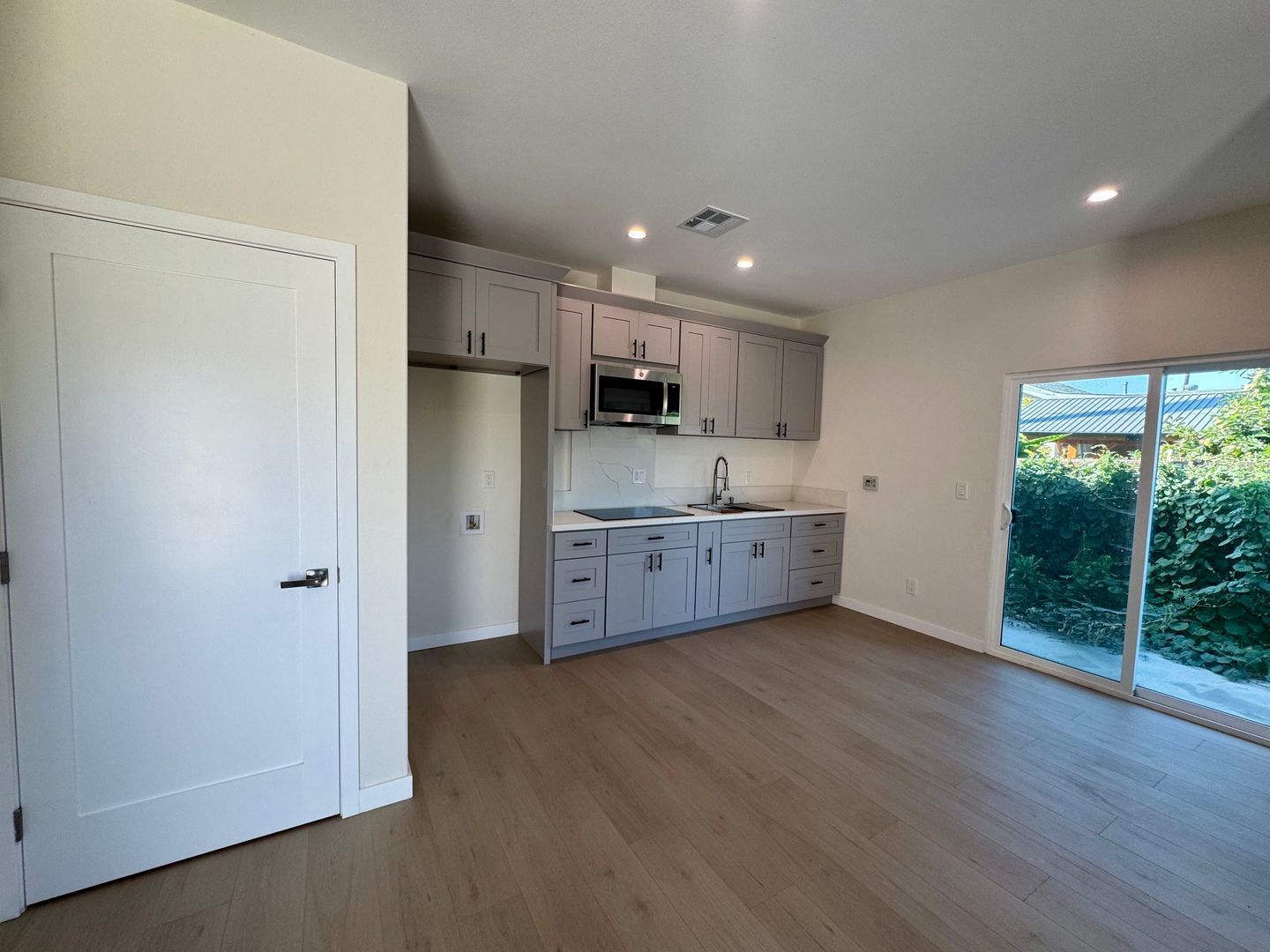 Brand new 2 bedroom 2 Bath unit in DeForest, North Long Beach property image