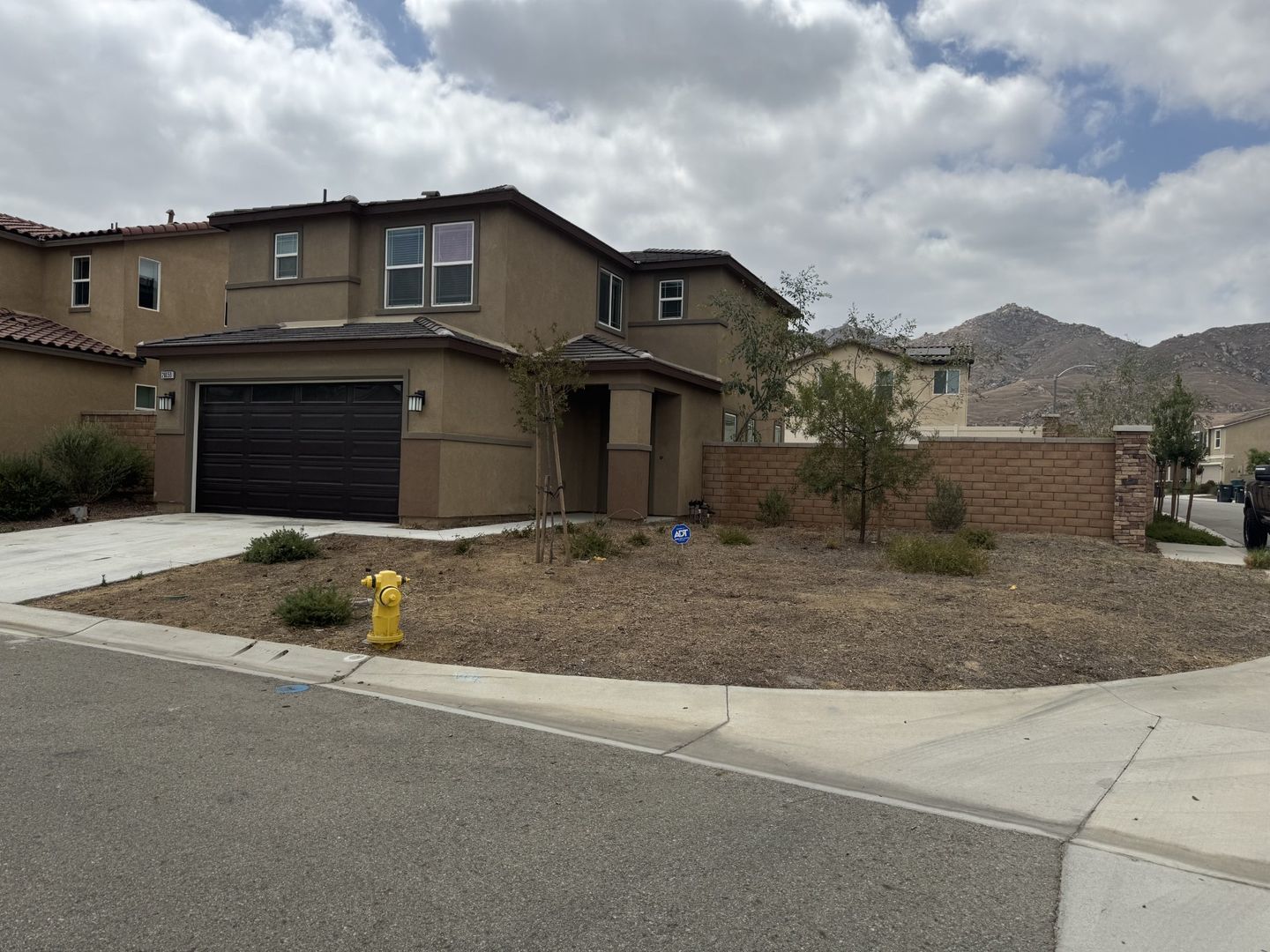 Newer 3 bedroom, 2.5 bath House in Riversides Spring Mountain Ranch for Lease property image