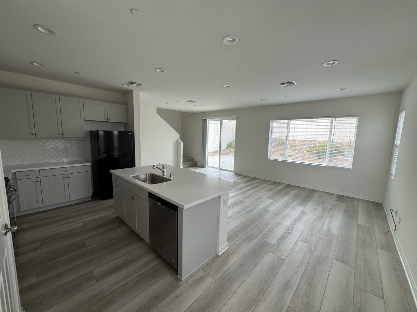 Newer 3 bedroom, 2.5 bath House in Riversides Spring Mountain Ranch for Lease property image