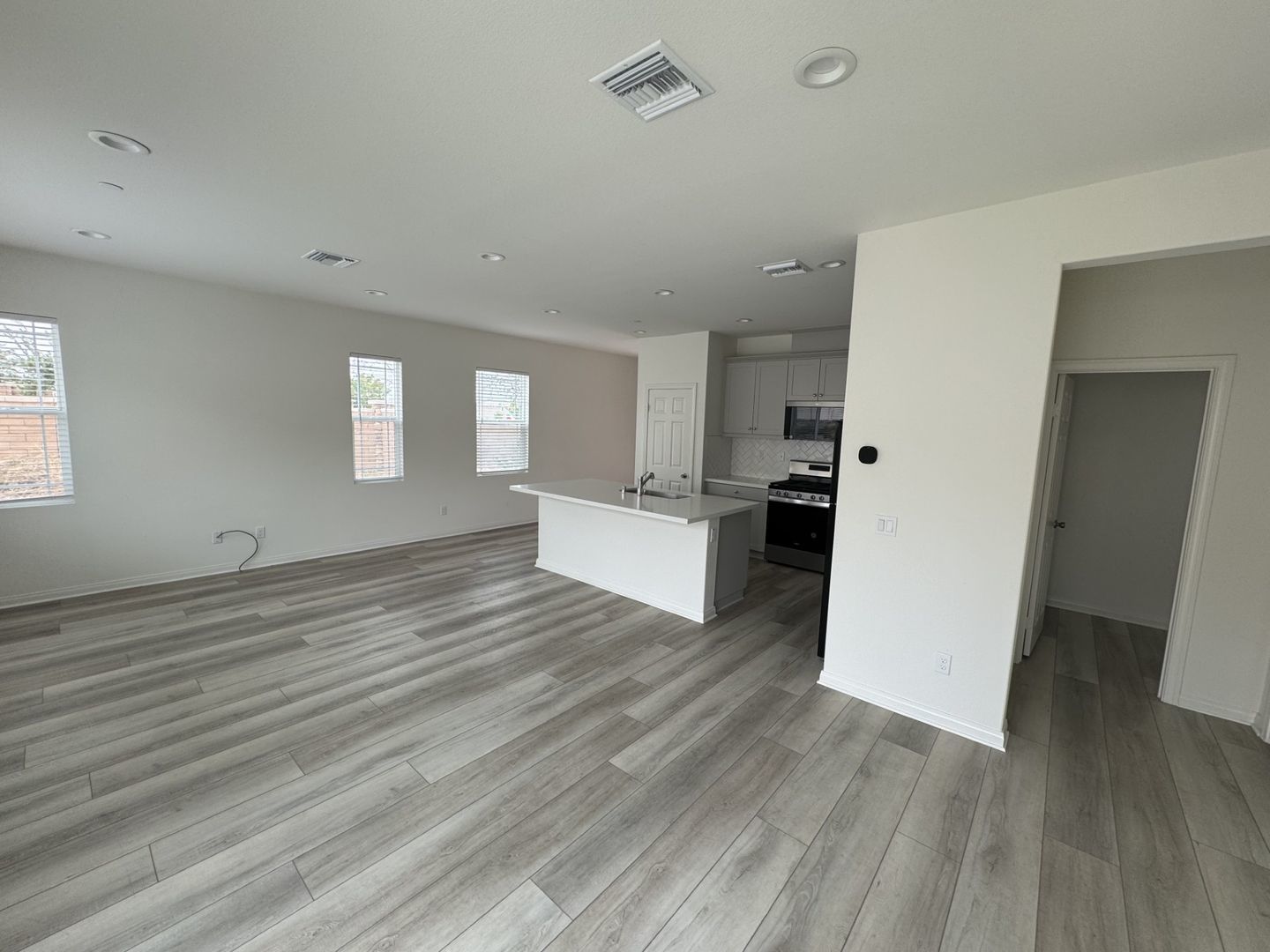Newer 3 bedroom, 2.5 bath House in Riversides Spring Mountain Ranch for Lease property image