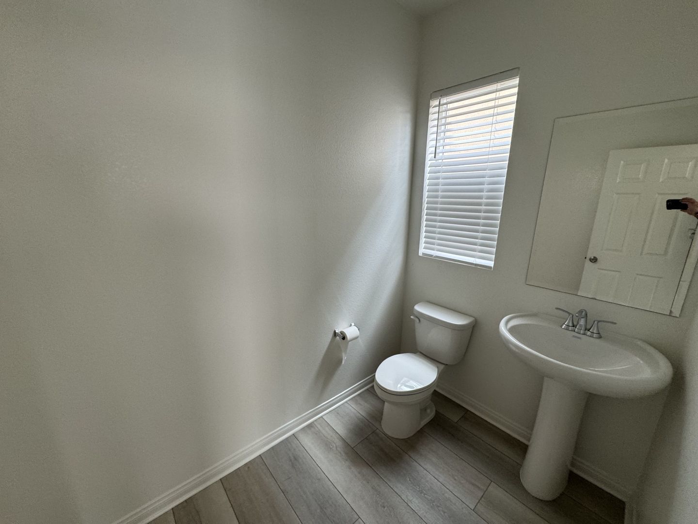 Newer 3 bedroom, 2.5 bath House in Riversides Spring Mountain Ranch for Lease property image
